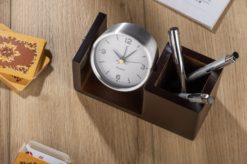 Desk clock NUTTO
