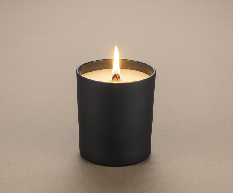 Soybean wax candle 220g - Black Pomegranate - VERA YOUNG