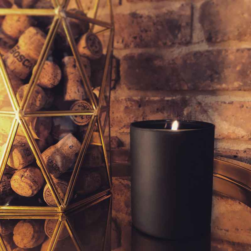 Soybean wax candle 220g - Black Pomegranate - VERA YOUNG