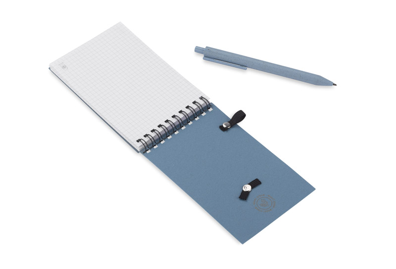 Notebook with pen TRESA A6