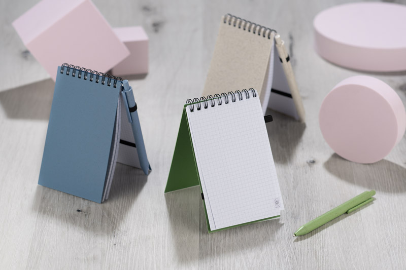Notebook with pen TRESA A6