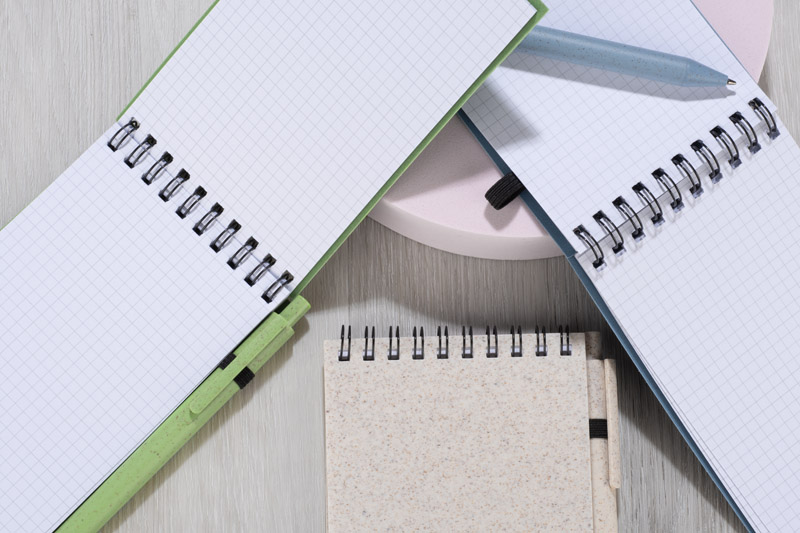 Notebook with pen TRESA A6