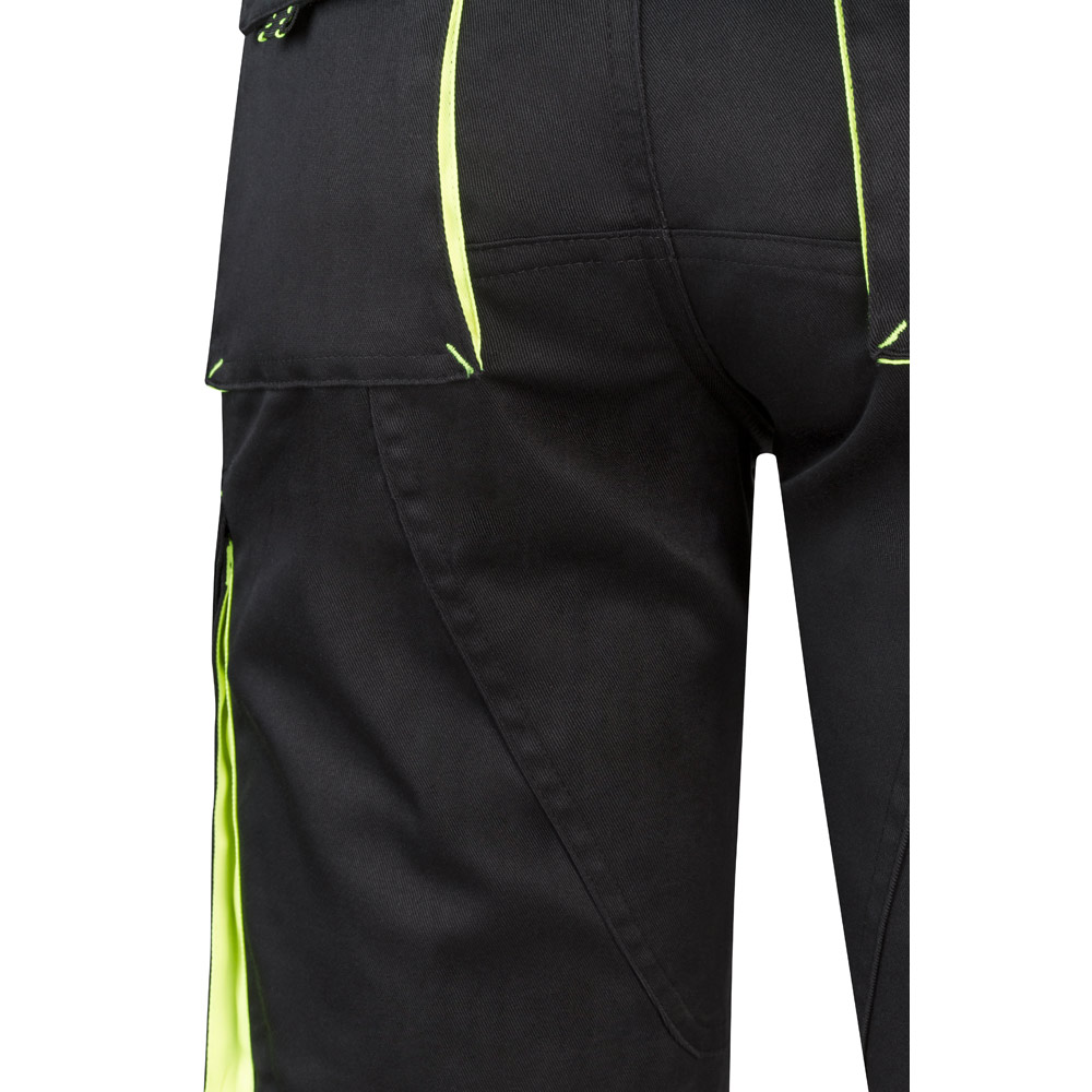 VL HEMERA. Two-tone, multi-pocket stretch Bermuda shorts (240g/m²), in cotton (46%), EME (38%) and polyester (16%)