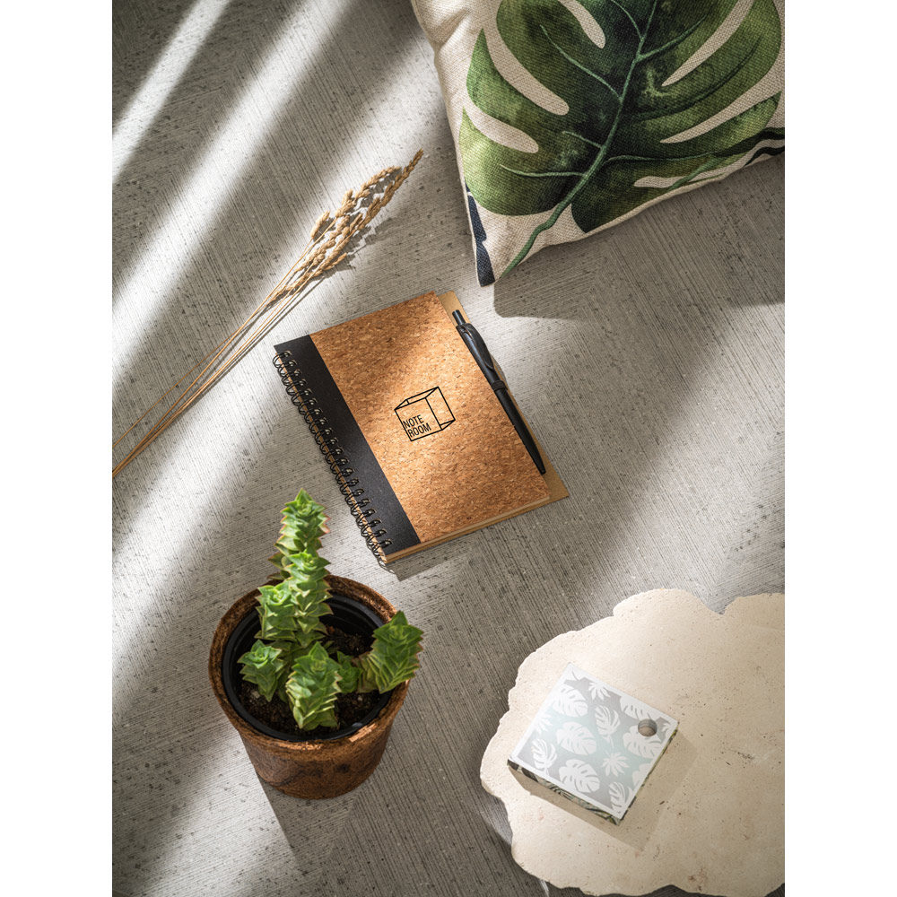 VICENTE. B6 notebook in cork and recycled polyester (100% rPET) with ballpoint pen