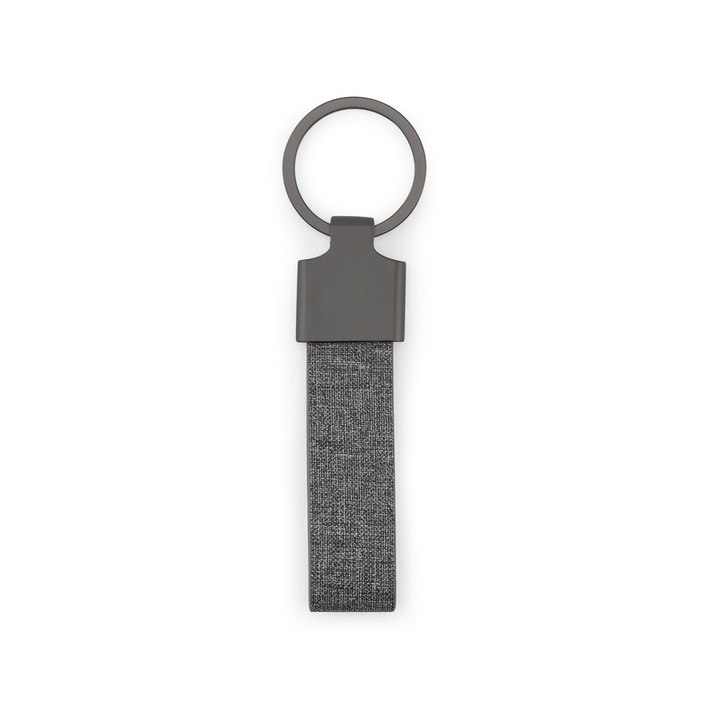 RAVEN. Rectangular-shaped keyring made of metal and recycled pet (30% recycled)