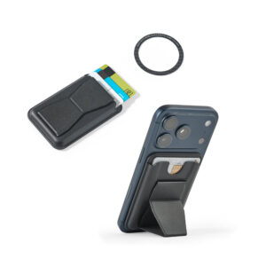 CONNOR. Magnetic PU card holder that attaches easily to the back of your mobile phone, with RFID blocking