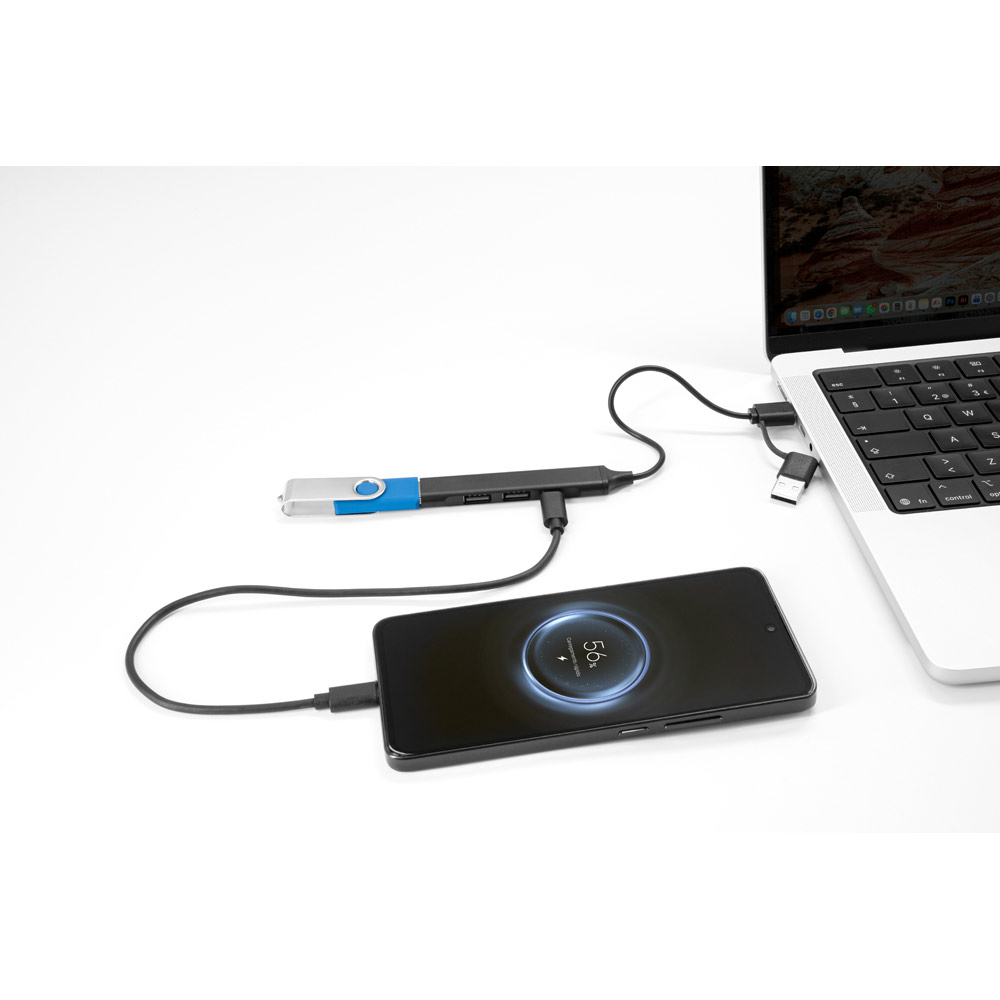 BENIOFF. A multifunctional hub that expands your device’s connectivity, made from recycled PET (33% rPET) and recycled aluminium (31% rAL)