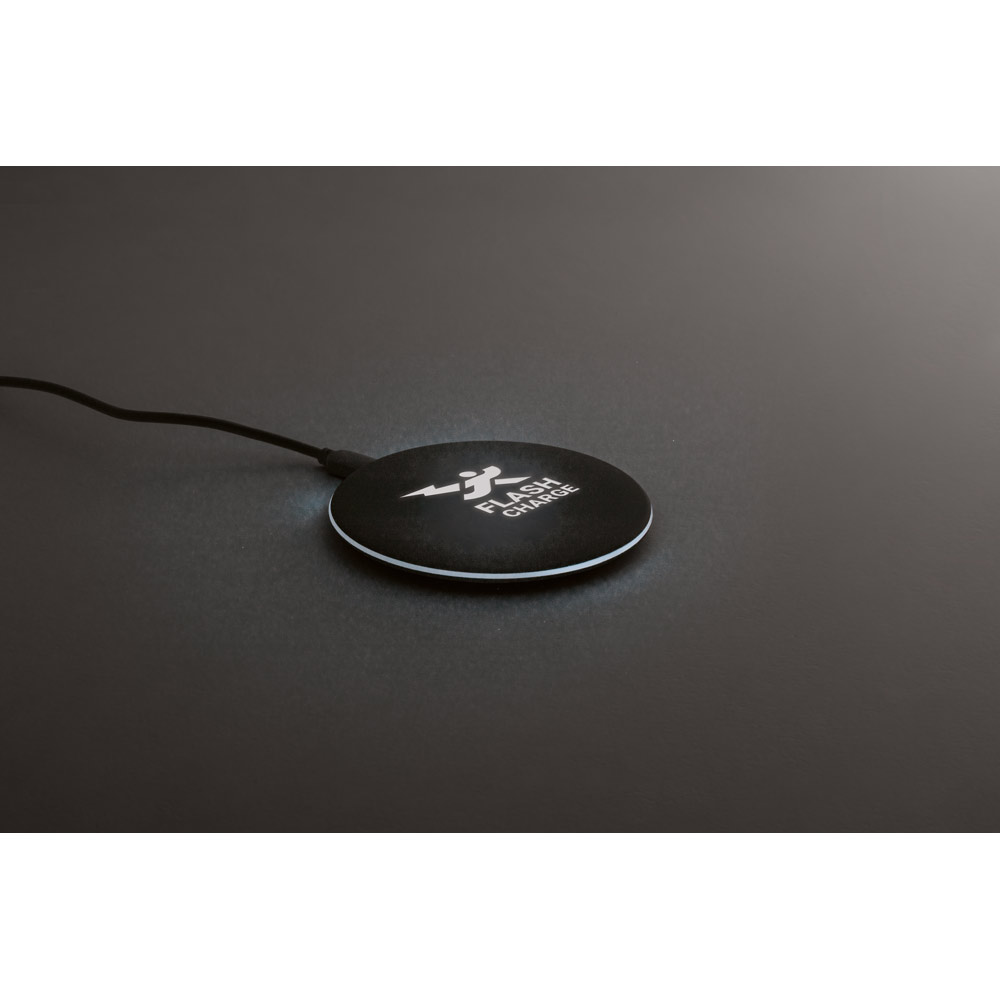BURNELL. Superfast 10W wireless charger in ABS