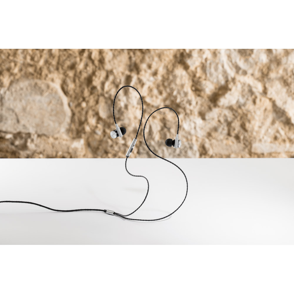 VIBRATION. Metal and ABS earphones with microphone
