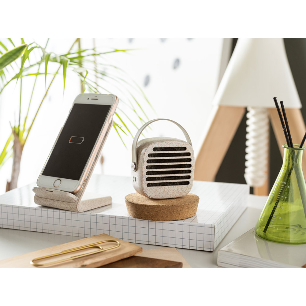 ENGLERT. Smartphone holder with 10W fast wireless charger in recycled ABS (70% rABS) and wheat straw fiber