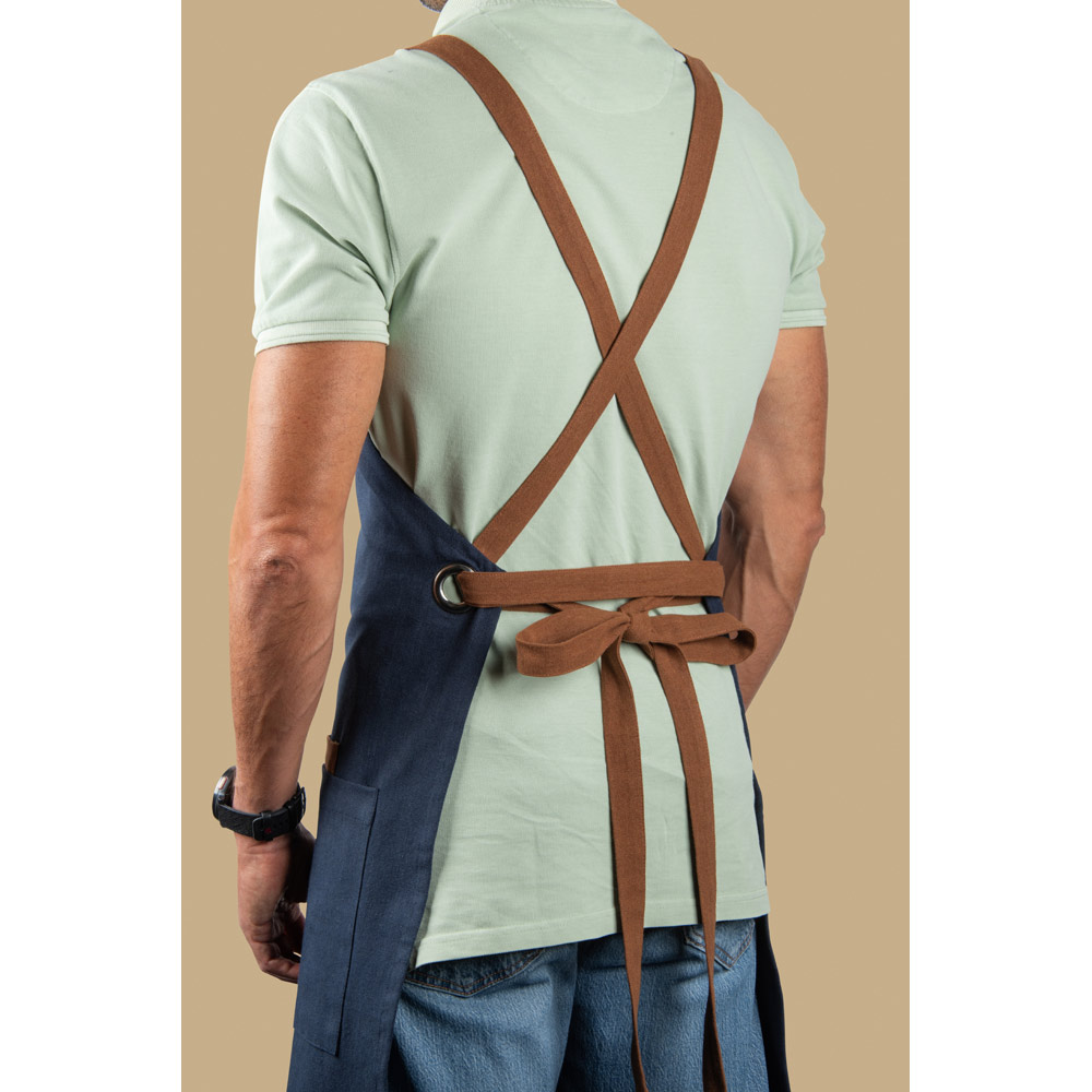 CARDAMOM. Cotton (80% recycled) and polyester (20% recycled) apron (220 g/m²)